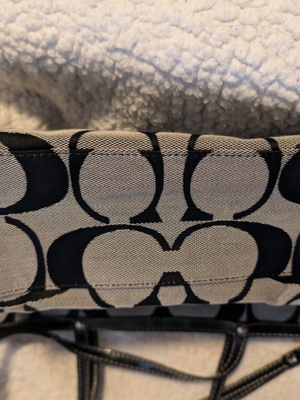 Authentic Coach Signature Coach, Nice Bag, #C1160-F17433 - Picture 2 of 8